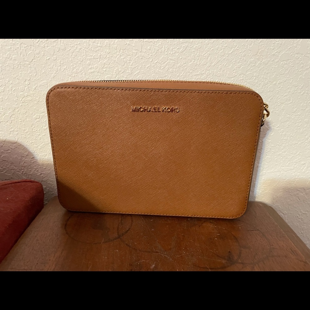Micheal kors crossbody